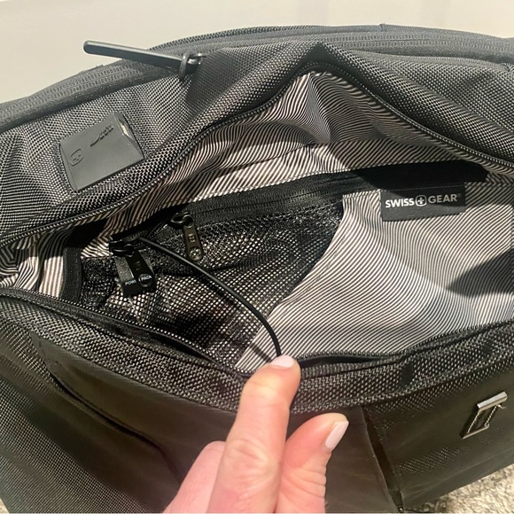 New without tags Swiss Gear tech backpack. - Picture 16 of 16